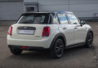 Подержанный автомобиль MINI Hatch 2019 года (5 фото)