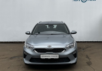Подержанный автомобиль Kia Ceed Wagon 2021 года (2 фото)