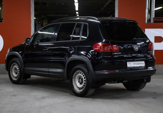 Подержанный автомобиль Volkswagen Tiguan 2012 года (7 фото)