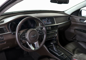 Подержанный автомобиль Kia Optima Sedan 2018 года (9 фото)