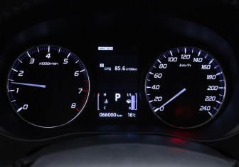 Подержанный автомобиль Mitsubishi Outlander 2020 года (12 фото)