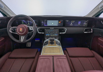 Новый Hongqi E-HS9 2021 (9 фото)