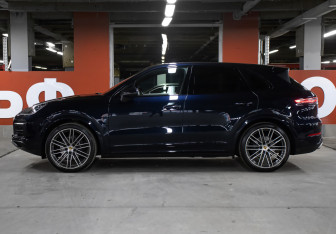 Подержанный автомобиль Porsche Cayenne 2019 года (8 фото)