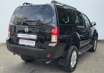 Подержанный автомобиль Nissan Pathfinder 2007 года (5 фото)