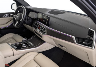 Подержанный автомобиль BMW X5 2021 года (13 фото)