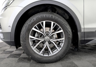 Подержанный автомобиль Volkswagen Tiguan 2020 года (18 фото)