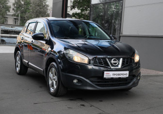 Подержанный автомобиль Nissan Qashqai 2012 года (3 фото)