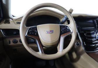 Подержанный автомобиль Cadillac Escalade Suv 2015 года (18 фото)