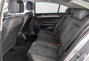 Подержанный автомобиль Volkswagen Passat Sedan 2021 года (18 фото)