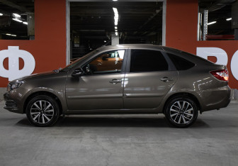Подержанный автомобиль LADA (ВАЗ) Granta Sedan 2021 года (8 фото)