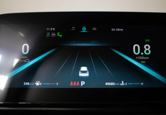 Подержанный автомобиль Omoda C5 2024 года (13 фото)