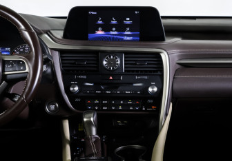 Подержанный автомобиль Lexus RX 2020 года (14 фото)