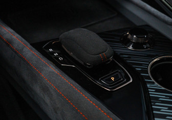 Подержанный автомобиль Zeekr 001 2023 года (25 фото)