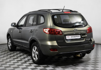 Подержанный автомобиль Hyundai Santa Fe 2006 года (7 фото)