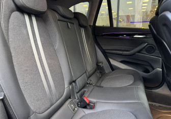 Подержанный автомобиль BMW X1 2021 года (11 фото)