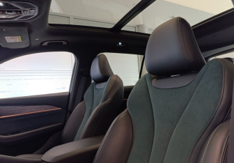 Подержанный автомобиль Geely Monjaro 2023 года (18 фото)