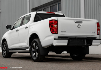 Новый Mazda BT-50 2023 (3 фото)