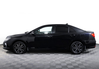 Подержанный автомобиль Toyota Camry Sedan 2017 года (8 фото)