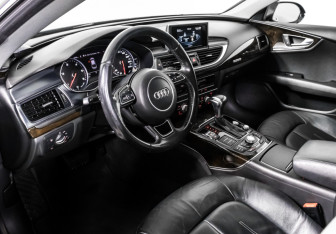 Подержанный автомобиль Audi A7 2014 года (13 фото)