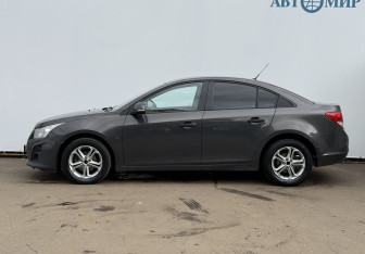 Подержанный автомобиль Chevrolet Cruze Sedan 2014 года (8 фото)