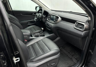Подержанный автомобиль Kia Sorento 2018 года (13 фото)