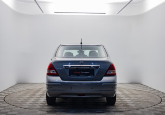 Подержанный автомобиль Nissan Tiida Sedan 2012 года (6 фото)