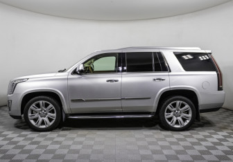 Подержанный автомобиль Cadillac Escalade Suv 2015 года (8 фото)