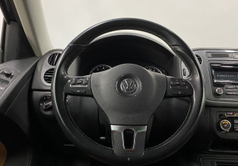 Подержанный автомобиль Volkswagen Tiguan 2014 года (16 фото)