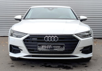 Подержанный автомобиль Audi A7 2022 года (2 фото)