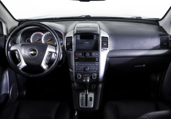 Подержанный автомобиль Chevrolet Captiva 2009 года (12 фото)