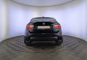 Подержанный автомобиль BMW X6 2013 года (6 фото)