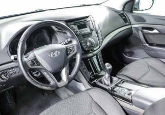 Подержанный автомобиль Hyundai i40 Sedan 2015 года (8 фото)