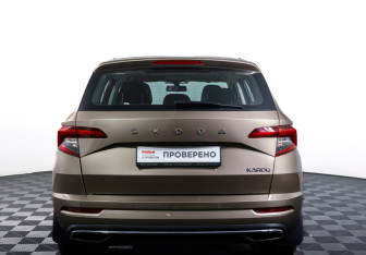 Подержанный автомобиль Skoda Karoq 2023 года (6 фото)