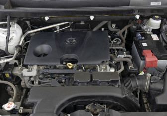Подержанный автомобиль Toyota RAV4 2021 года (9 фото)