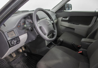 Подержанный автомобиль LADA (ВАЗ) Priora Hatchback 2011 года (10 фото)
