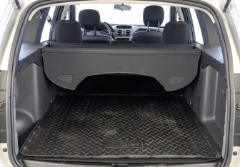 Подержанный автомобиль Renault Duster 2015 года (10 фото)