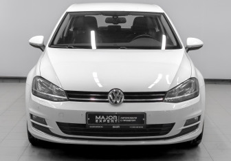 Подержанный автомобиль Volkswagen Golf Hatchback 2014 года (2 фото)