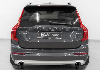 Подержанный автомобиль Volvo XC90 2018 года (6 фото)
