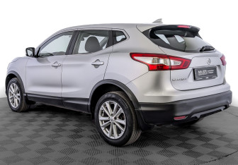 Подержанный автомобиль Nissan Qashqai 2018 года (7 фото)