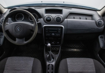 Подержанный автомобиль Renault Duster 2012 года (13 фото)