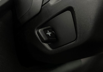 Подержанный автомобиль BMW X5 2025 года (25 фото)
