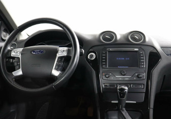 Подержанный автомобиль Ford Mondeo Sedan 2013 года (8 фото)