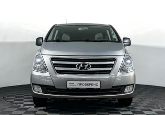 Подержанный автомобиль Hyundai H-1 2015 года (2 фото)