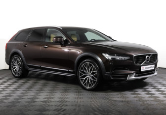 Подержанный автомобиль Volvo V90 Cross Country 2019 года (3 фото)