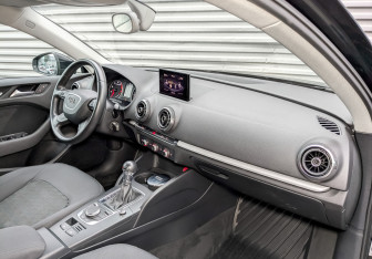 Подержанный автомобиль Audi A3 Sedan 2014 года (11 фото)