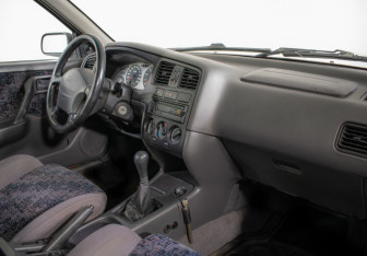 Подержанный автомобиль Nissan Primera Sedan 1996 года (9 фото)