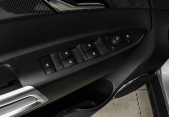 Подержанный автомобиль Opel Antara 2010 года (20 фото)