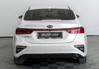 Подержанный автомобиль Kia Cerato Sedan 2021 года (6 фото)