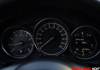 Подержанный автомобиль Mazda CX-9 2018 года (10 фото)