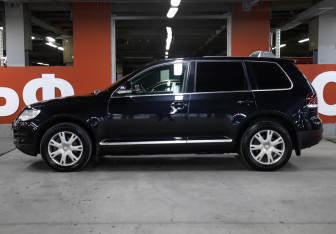 Подержанный автомобиль Volkswagen Touareg 2009 года (8 фото)